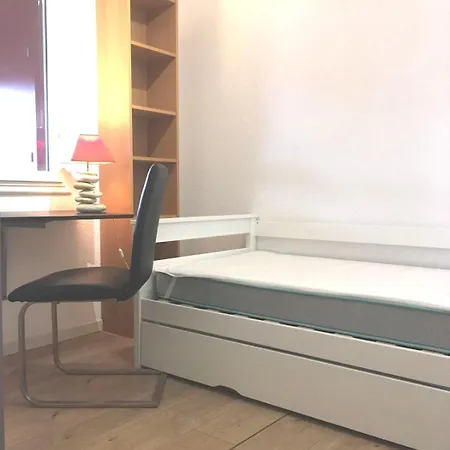 Privat bolig Canape Chez L'habitant, 300m Et Centre Du Village