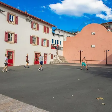 Canape Chez L'habitant, 300m Et Centre Du Village Privat bolig