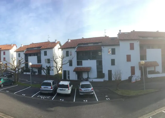 Pansiyon Canape Chez L'habitant, 300m Et Centre Du Village Bidart