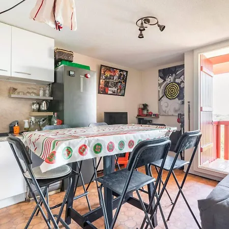 Canape Chez L'habitant, 300m Et Centre Du Village *